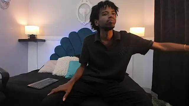 AllexJacob online show from October 20, 2025, 1:11 pm