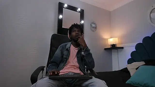 AllexJacob online show from October 3, 2025, 1:23 pm