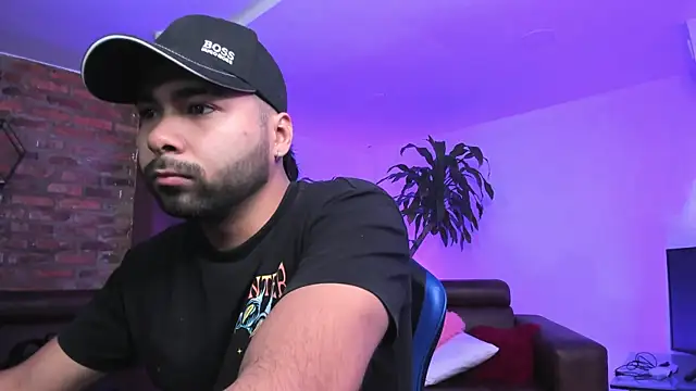 Hot Threesomee online show from October 8, 2025, 1:12 pm