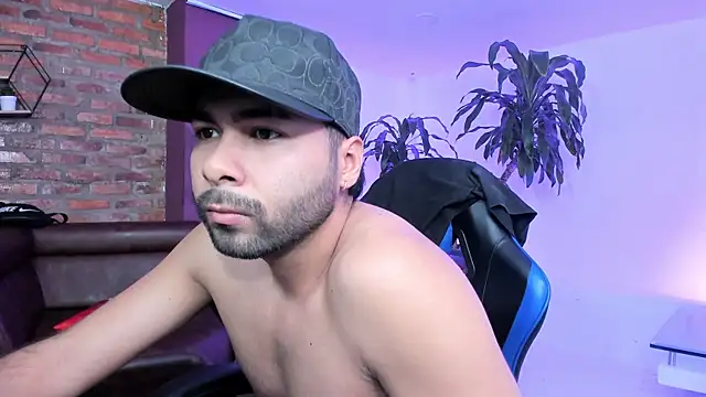 Hot Threesomee online show from October 2, 2025, 1:14 pm