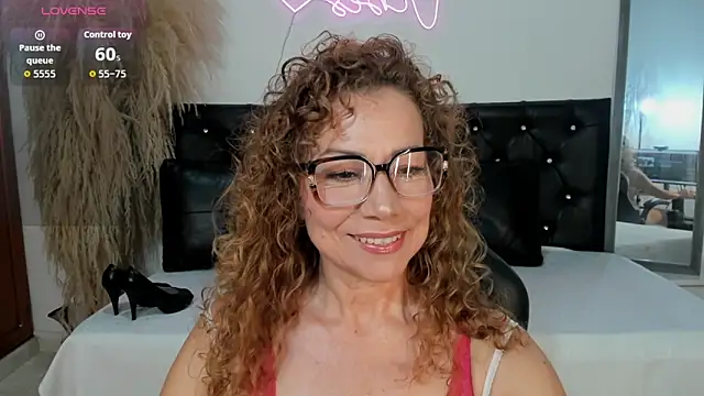 Jademommy  online show from October 6, 2025, 3:46 pm
