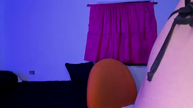 Shairaclark  online show from October 8, 2025, 10:21 pm