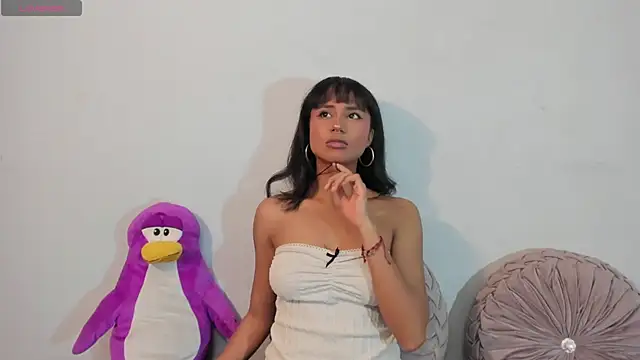 Lola Purple online show from November 29, 2025, 4:12 am