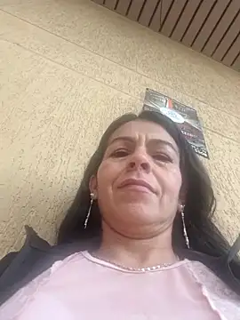 camilavargas  online show from December 5, 2025, 7:12 pm