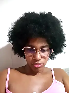 Snapshot of Beauty_Luci chatting on September 21, 2025, 3:33 am Beauty Luci online show from September 21, 2025, 3:33 am