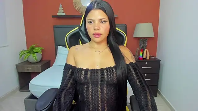 molly lovee  online show from September 29, 2025, 12:11 pm