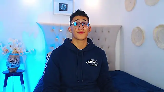 SalvadorFit online show from September 17, 2025, 9:39 pm