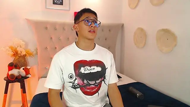 SalvadorFit online show from October 2, 2025, 8:23 pm