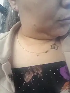 Snapshot of Amalia-sm chatting on October 5, 2025, 3:47 pm Amalia-sm online show from October 5, 2025, 3:47 pm