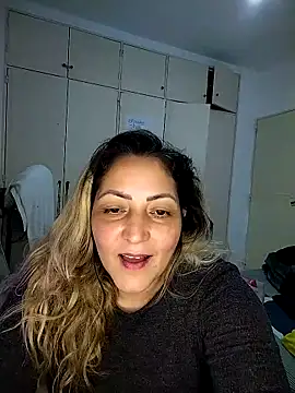 Snapshot of Lunita86 chatting on October 25, 2025, 2:33 am Lunita86 online show from October 25, 2025, 2:33 am