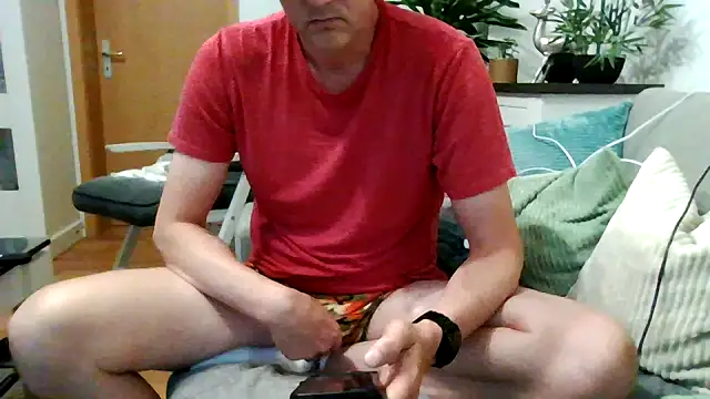 Snapshot of pup_benji chatting on June 5, 2026, 4:28 am pup benji online show from June 5, 2026, 4:28 am