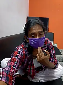 honeyqueen143 online show from November 26, 2025, 2:50 pm