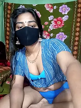 Snapshot of Cute_Couple59 chatting on April 29, 2026, 6:25 pm Cute Couple59 online show from April 29, 2026, 6:25 pm