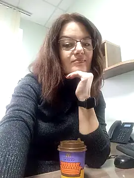 ValeriaLove43211 online show from November 26, 2025, 8:14 am