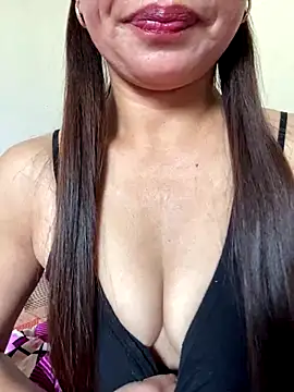 Snapshot of Milky-milk chatting on December 22, 2025, 2:33 am Milky-milk online show from December 22, 2025, 2:33 am