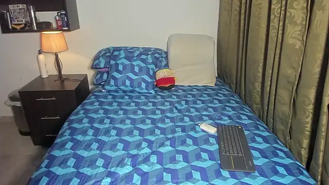 urLittlesissy online show from March 19, 2026, 3:50 am