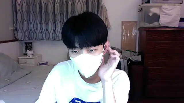 kai101010 online show from November 21, 2025, 1:32 pm