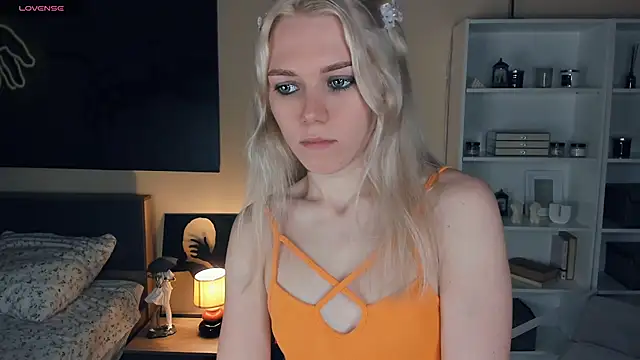 DianeHonnette online show from October 3, 2025, 7:15 pm