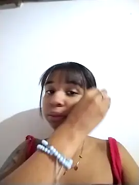 Snapshot of Suzanelee1 chatting on December 20, 2025, 11:51 pm Suzanelee1 online show from December 20, 2025, 11:51 pm