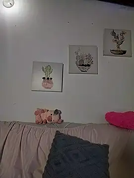 Snapshot of Suzanelee1 chatting on December 2, 2025, 4:25 am Suzanelee1 online show from December 2, 2025, 4:25 am