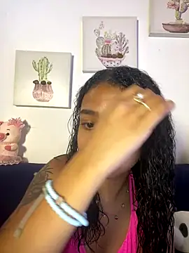 Snapshot of Suzanelee1 chatting on January 7, 2026, 1:21 am Suzanelee1 online show from January 7, 2026, 1:21 am