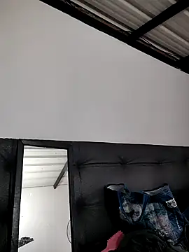 Cherrysweetyx online show from April 16, 2026, 8:09 pm