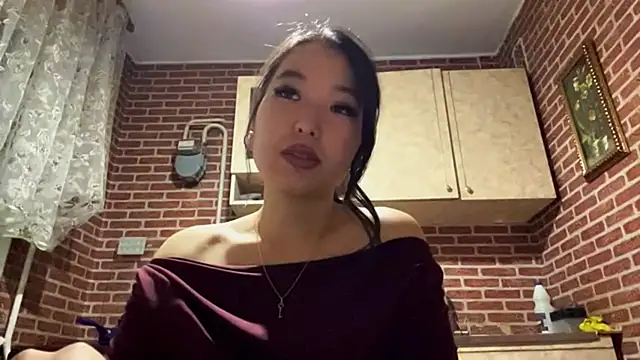 Snapshot of EmmaLeexth chatting on November 19, 2025, 1:11 pm EmmaLeexth online show from November 19, 2025, 1:11 pm