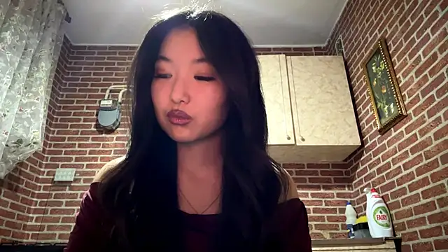 Snapshot of EmmaLeexth chatting on December 22, 2025, 2:06 pm EmmaLeexth online show from December 22, 2025, 2:06 pm