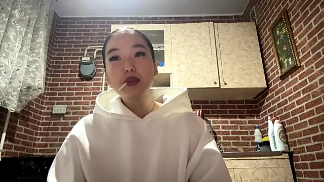 Snapshot of EmmaLeexth chatting on December 20, 2025, 2:09 pm EmmaLeexth online show from December 20, 2025, 2:09 pm