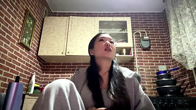 Snapshot of EmmaLeexth chatting on January 14, 2026, 2:42 pm EmmaLeexth online show from January 14, 2026, 2:42 pm