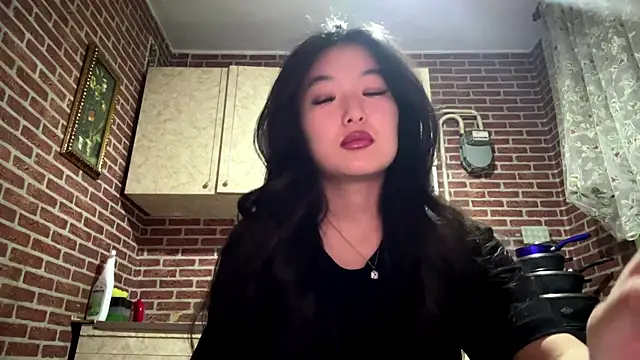 Snapshot of EmmaLeexth chatting on January 11, 2026, 2:13 pm EmmaLeexth online show from January 11, 2026, 2:13 pm