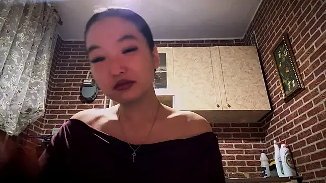 Snapshot of EmmaLeexth chatting on December 15, 2025, 2:01 pm EmmaLeexth online show from December 15, 2025, 2:01 pm