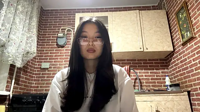 Snapshot of EmmaLeexth chatting on October 3, 2025, 1:23 pm EmmaLeexth online show from October 3, 2025, 1:23 pm