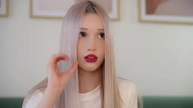 Snapshot of Laura_Obsidian chatting on September 30, 2025, 7:47 am Laura Obsidian online show from September 30, 2025, 7:47 am