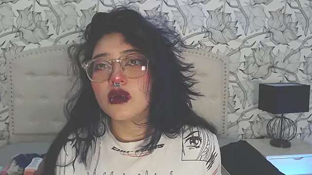 Snapshot of SabrinaV_ chatting on April 2, 2026, 12:12 pm SabrinaV online show from April 2, 2026, 12:12 pm
