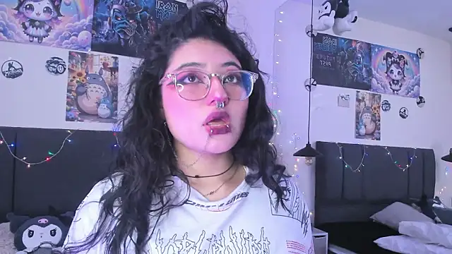 Snapshot of SabrinaV_ chatting on March 11, 2026, 11:26 am SabrinaV online show from March 11, 2026, 11:26 am