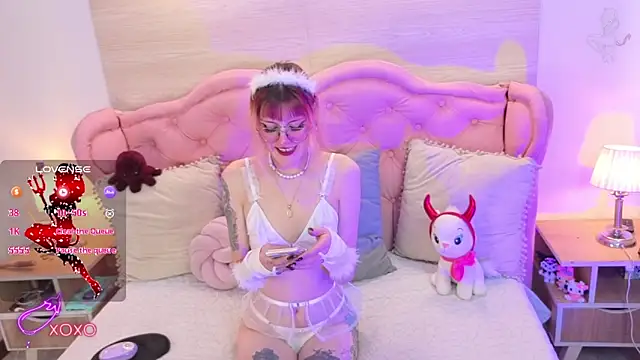 Rossiie Hunt  online show from November 18, 2025, 4:10 pm