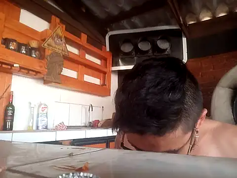 Snapshot of Lionardovssf35 chatting on October 16, 2025, 3:53 pm Lionardovssf35 online show from October 16, 2025, 3:53 pm