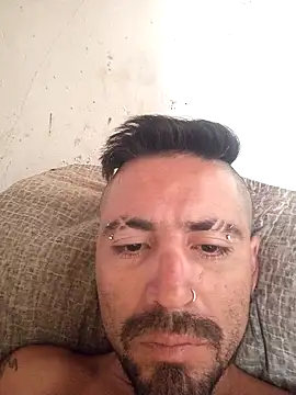 Snapshot of Lionardovssf35 chatting on December 20, 2025, 3:37 pm Lionardovssf35 online show from December 20, 2025, 3:37 pm