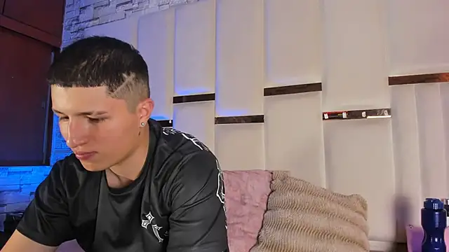 ANLLELOAndANGELA online show from April 18, 2026, 7:18 pm