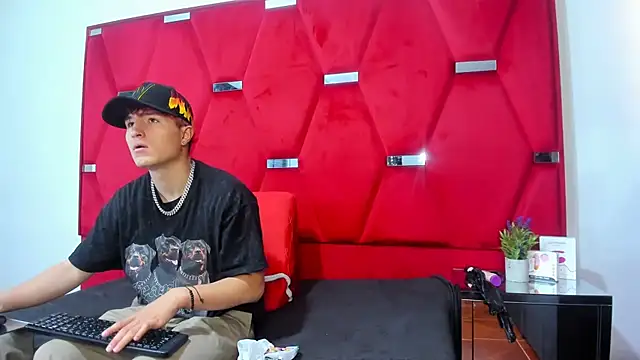 ANLLELOAndANGELA online show from September 30, 2025, 2:45 pm