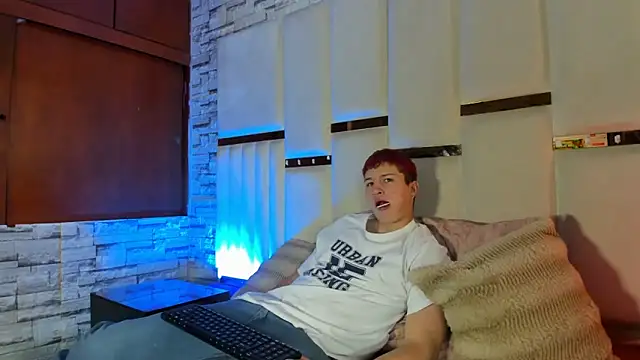 ANLLELOAndANGELA online show from March 15, 2026, 4:03 pm