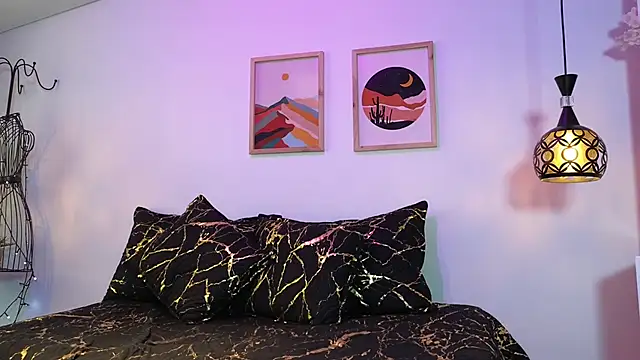 afrodita aares online show from September 25, 2025, 7:31 pm