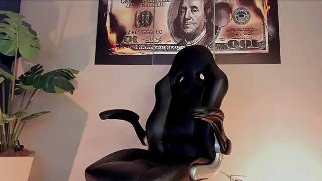 chrizmacgregor online show from December 19, 2025, 2:26 am