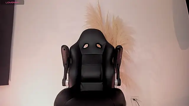 chrizmacgregor online show from October 14, 2025, 9:36 pm