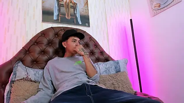 noah blake0 online show from November 19, 2025, 5:24 pm