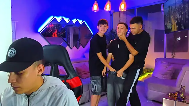 Houseofwarrios online show from April 21, 2026, 5:25 am