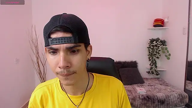 Snapshot of David_925_ chatting on January 16, 2026, 5:11 am David 925 online show from January 16, 2026, 5:11 am