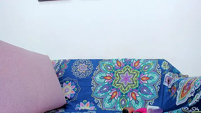 misshidalgo online show from November 8, 2025, 3:32 am