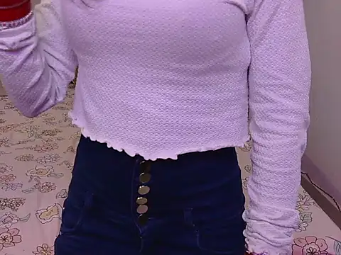 Lovelyy-couple online show from October 12, 2025, 5:03 pm